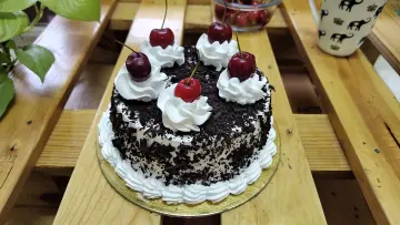 Black forest classic cake